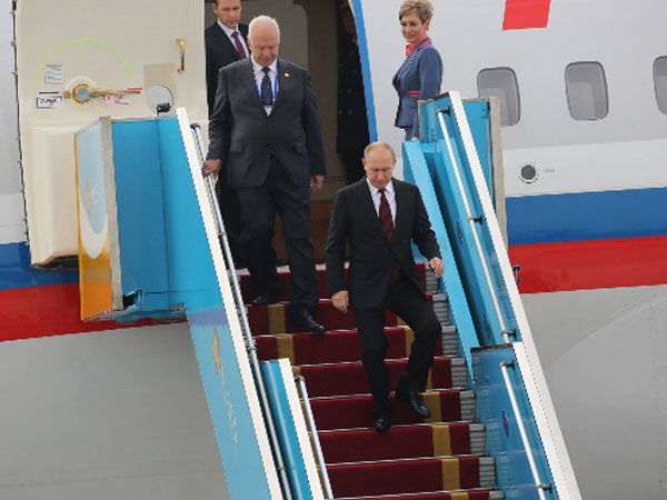Video: Tổng thống Nga Putin đi chuyên cơ IL-96 đến Đà Nẵng
