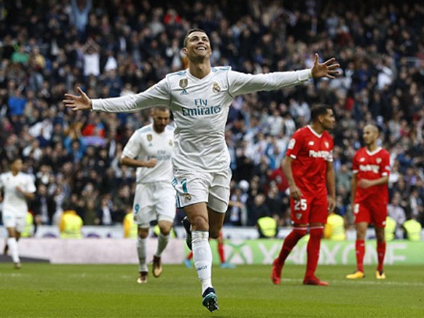 Ronaldo lập cú đúp, Real đại thắng Sevilla