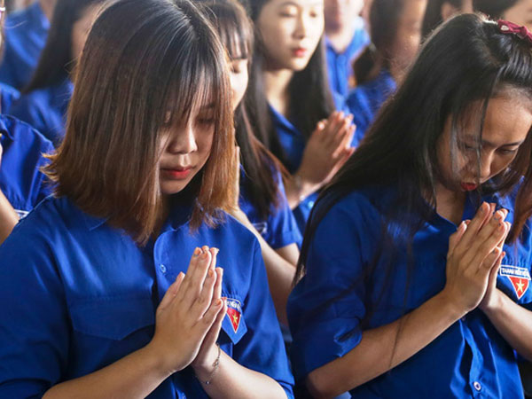 Cầu siêu cho hàng ngàn người chết vì tai nạn giao thông