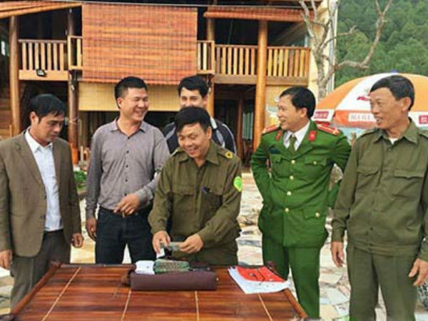 Chủ nhà hàng nhờ công an trả lại nửa tỷ đồng khách để quên