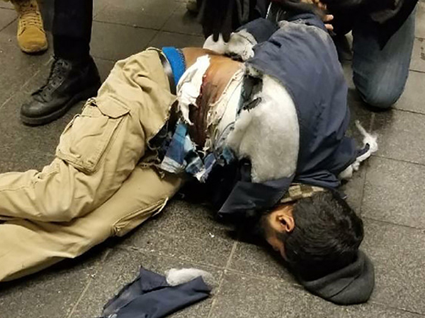Đánh bom ống tại ga tàu điện ngầm ở trung tâm New York