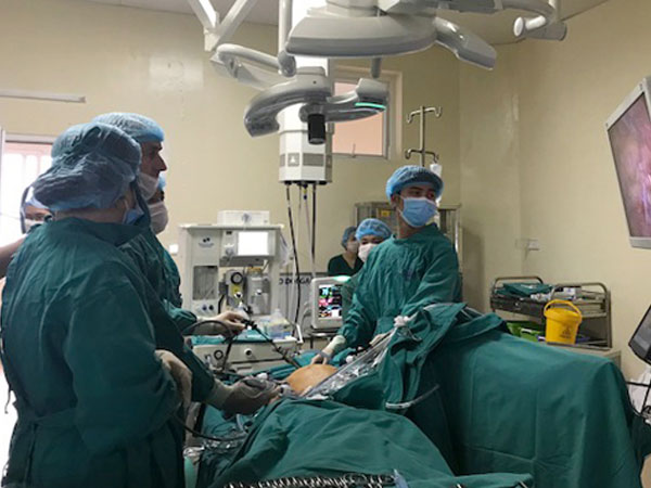Sụt cân đột ngột, đi ngoài ra máu dễ mắc ung thư đại tràng