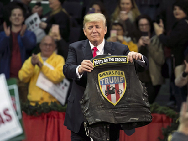 Trump đòi báo Mỹ xin lỗi vì đăng ảnh giả mạo