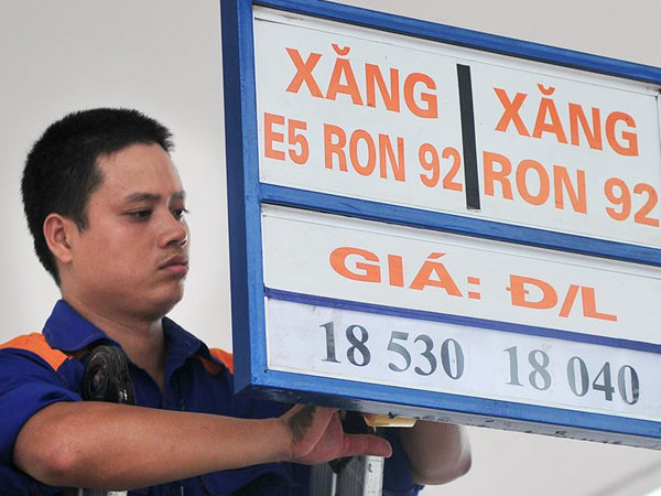 Trước ngày bỏ A92 thay bằng E5, tài xế tuyên bố chỉ mua xăng A95