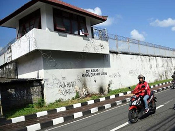 Tù nhân Mỹ cắt mái nhà tù vượt ngục ở đảo Bali