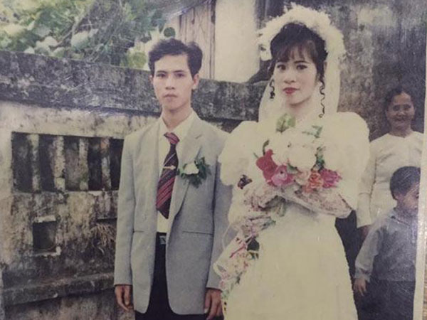 Ảnh cưới chuẩn không cần chỉnh 'thời bố mẹ anh' khiến 9X ngày nay ai cũng thèm muốn
