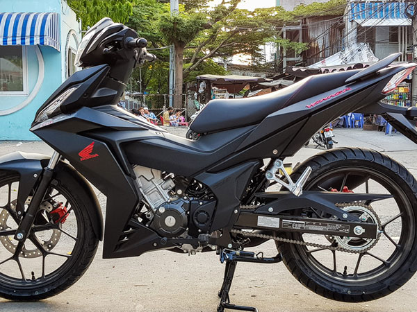 Chi tiết Honda Winner đen mờ vừa ra mắt tại Việt Nam