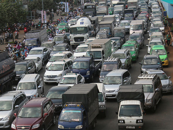 Chuyên gia: Thu phí ôtô vào trung tâm TP HCM ảnh hưởng người dân