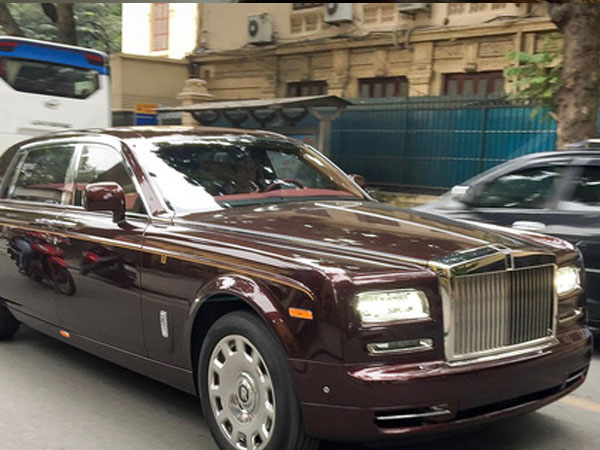 Rolls-Royce Phantom 'Hòa Bình - Vinh Quang' lần đầu lăn bánh tại Hà Nội