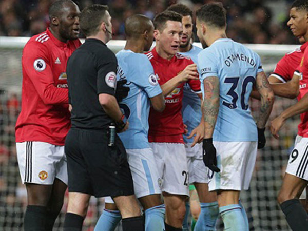 Man Utd bị phạt thẻ vàng vì ngã vờ nhiều nhất Ngoại hạng Anh