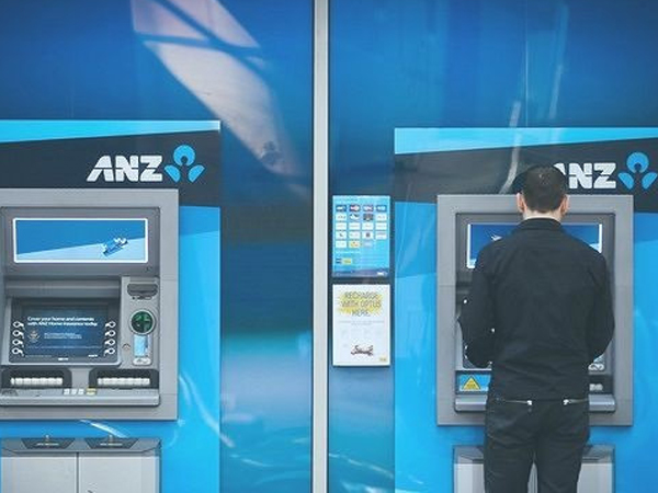 ‘Bán mình’ cho Shinhan, ANZ Việt Nam đưa khuyến cáo với khách