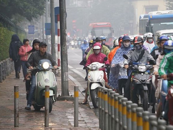 Hà Nội đề xuất 'phạt nguội' vi phạm lòng đường, vỉa hè