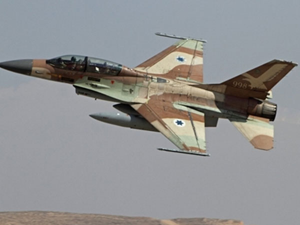 Israel không kích Gaza, ba người Palestine bị thương