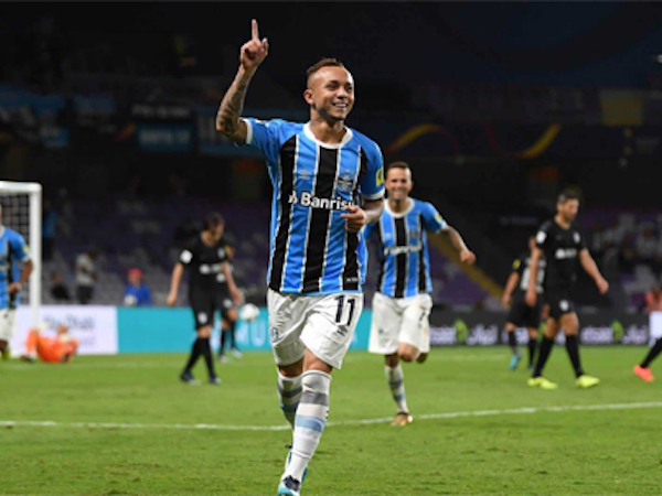 Tuyệt phẩm sút cứa lòng đưa Gremio vào chung kết FIFA Club World Cup