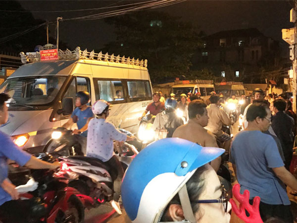 Vụ 3 người trong gia đình tử vong: Nghi án siết cổ giết vợ con rồi tự sát
