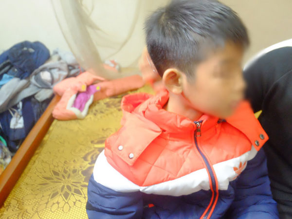 Vụ bố ruột dùng dây điện đánh đập con trai 9 tuổi dã man: 'Do tôi hơi nóng tính nên đã đánh con'