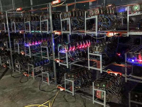 Cho thuê điểm đặt máy 'đào' Bitcoin, kiếm trăm triệu đồng mỗi tháng