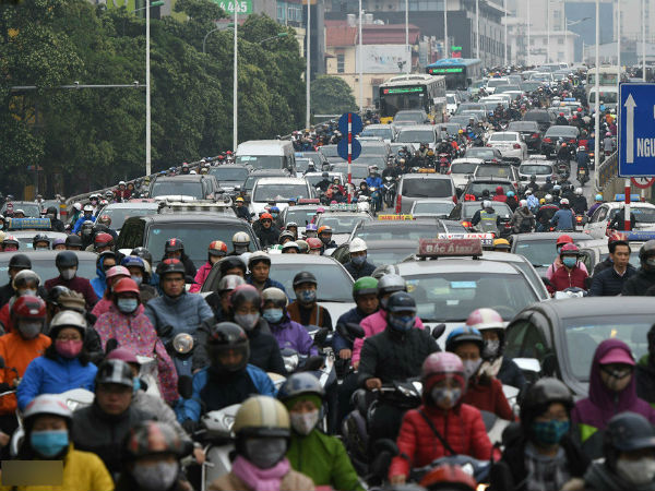 Điểm nóng kẹt xe Nguyễn Chí Thanh trước ngày xén dải phân cách