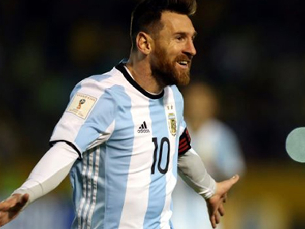 Messi: 'Hy vọng bóng đá sẽ trả tôi món nợ World Cup'