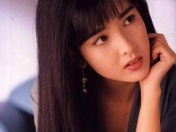 Châu Huệ Mẫn: Câu chuyện về 'ngọc nữ si tình' năm lần bảy lượt tha thứ cho người chồng lăng nhăng