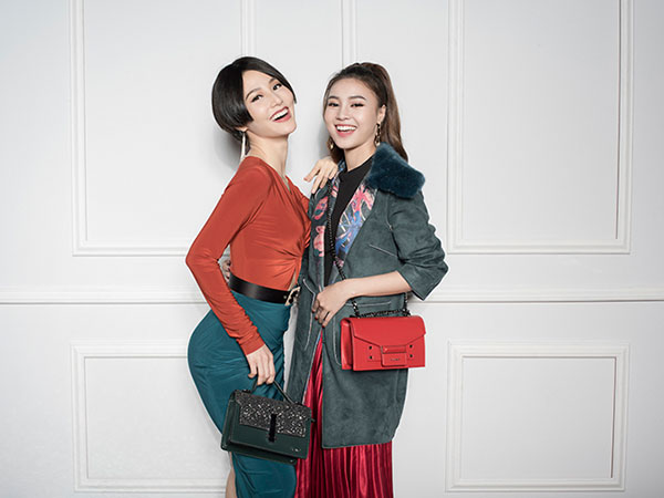 Diễm My 9x, Lan Ngọc khoe dáng cùng trang phục giáng sinh
