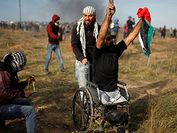 Người biểu tình Palestine ngồi xe lăn bị bắn chết khi đụng độ quân đội Israel
