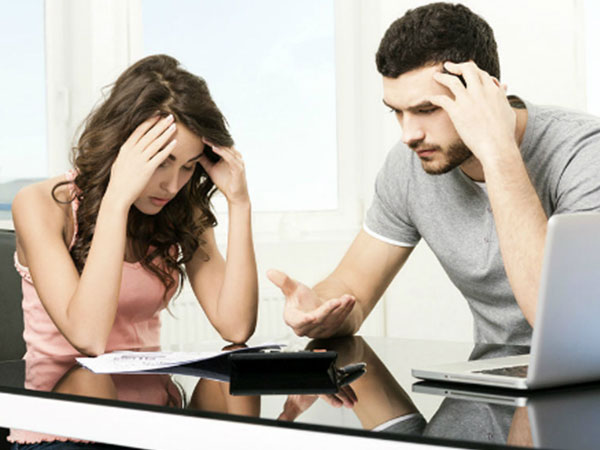 Nhà tôi sống 'lay lắt' khi nhịn tiêu để trả nợ trước hạn