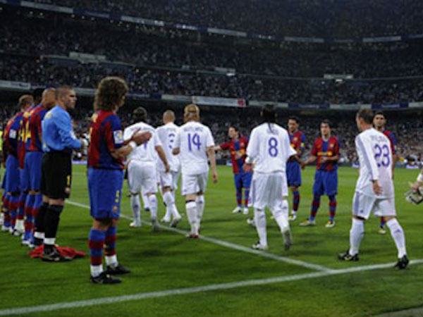 Barca không xếp hàng vinh danh Real ở Siêu kinh điển