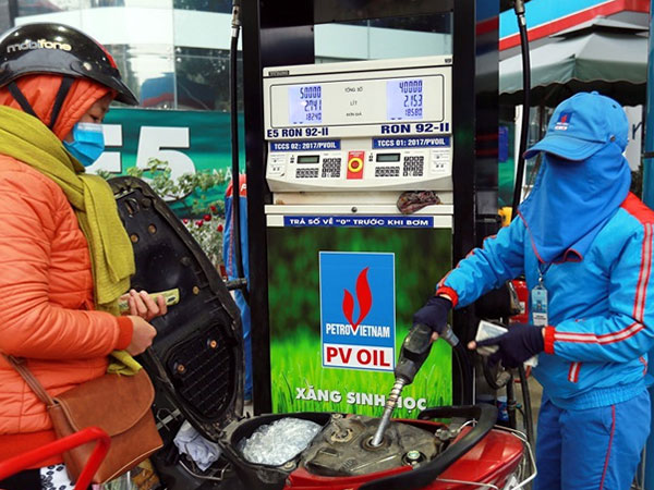 Bơm xăng E5 chạy xe tiền tỷ: Vẫn còn lăn tăn lắm
