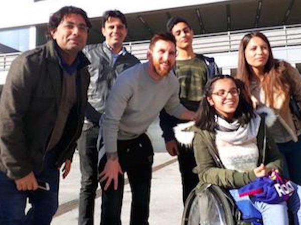 Xúc động khi Messi biến giấc mơ của thiếu nữ tị nạn thành sự thật