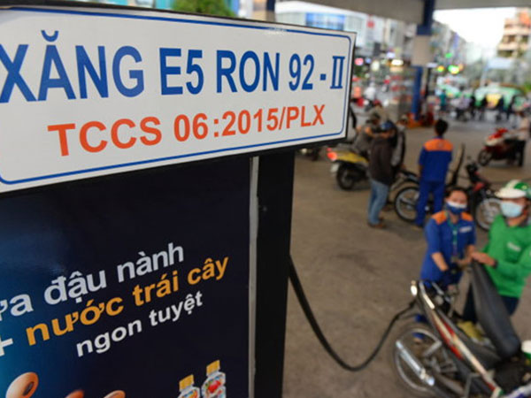 'Bán xăng RON 92 lãi hơn nên nhiều doanh nghiệp ngại đổi sang E5'