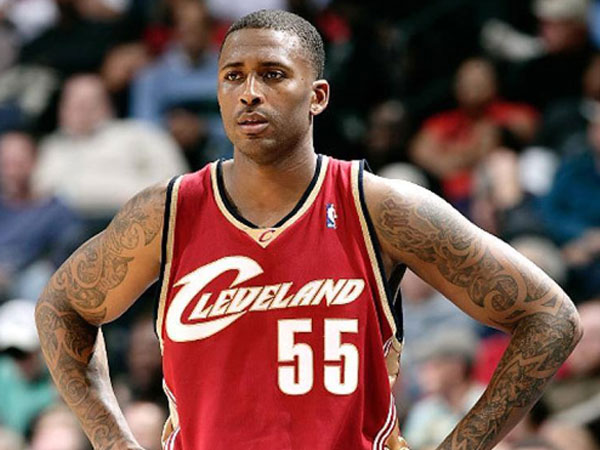 Cựu sao NBA bị vợ bắn chết