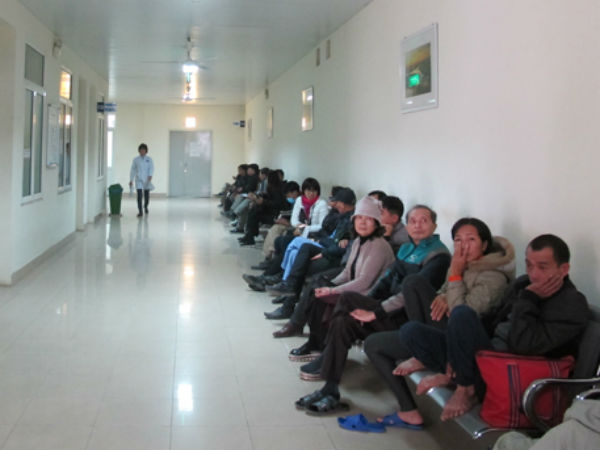 Giám đốc BV K: Xếp hàng giữa đêm vì máy xạ quá tải 5 lần