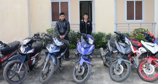 Lấy thẻ nhân viên của vợ, ngang nhiên vào công ty trộm 21 chiếc xe máy