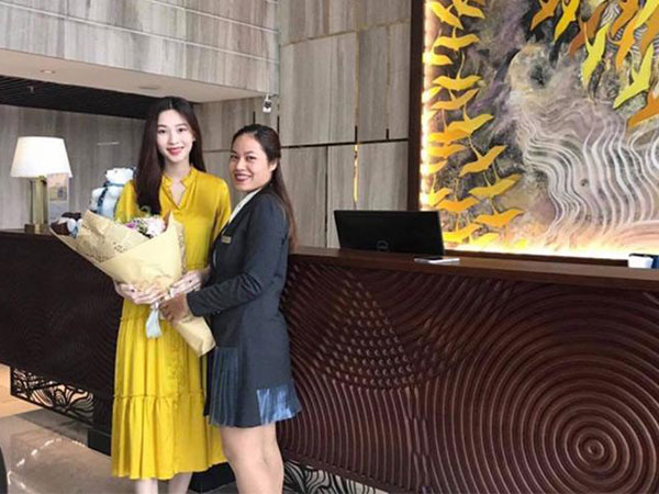 Luôn lấy tay che bụng, Đặng Thu Thảo 'dính' nghi vấn đang mang bầu