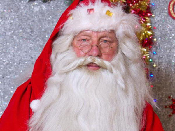 Người đàn ông 73 tuổi có 55 năm làm ông già Noel