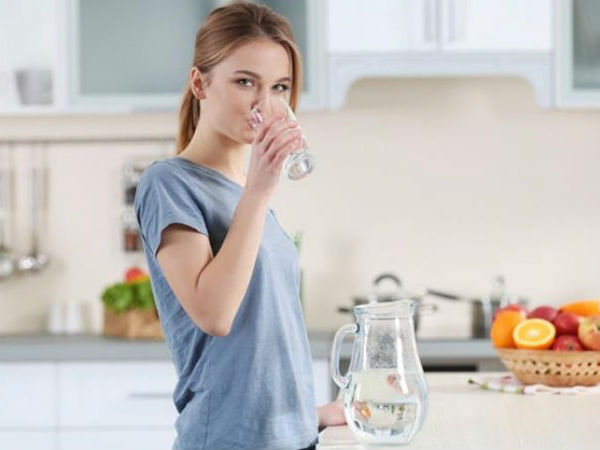 Uống 2 lít nước mỗi ngày, đừng cố gắng thực hiện