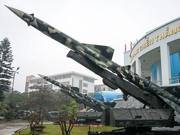 100 quả đạn tên lửa vượt vĩ tuyến 17: Mỹ choáng váng - Bao nhiêu B-52 phải đền tội?