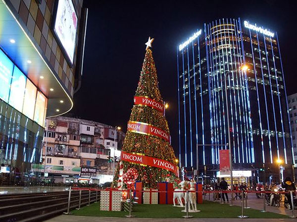 Không khí Noel tràn ngập phố phường Hà Nội