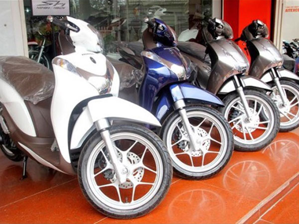 Xe máy 'đội giá' hơn 10 triệu đồng dịp cận Tết