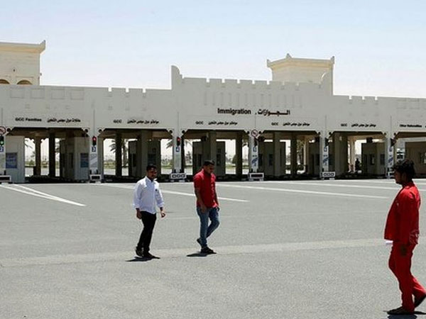 Ả Rập Saudi đóng cửa vĩnh viễn biên giới đất liền với Qatar