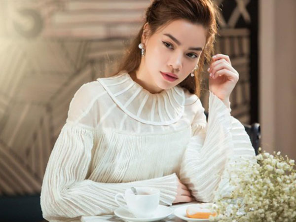 Hồ Ngọc Hà trực tiếp giải đáp ồn ào thị phi: 'Nếu không có người thân bên cạnh chắc tự kết liễu mình nhiều lần'