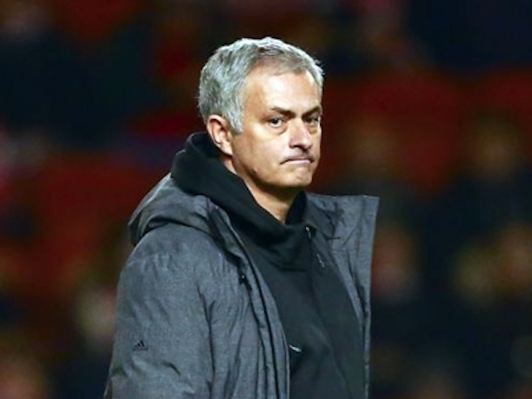 Người hâm mộ đòi Man Utd sa thải Mourinho