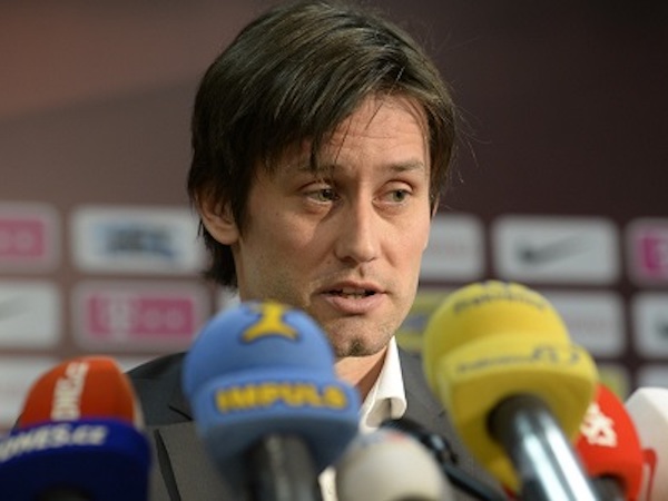 Rosicky giải nghệ sau gần 20 năm chơi bóng