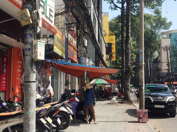 Trung tâm TP.HCM như chưa từng có chiến dịch dẹp vỉa hè