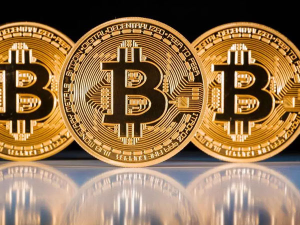 Bitcoin rớt giá 30% còn 13.000 USD
