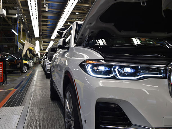 BMW X7 bán ra từ 2018, đe dọa Mercedes GLS