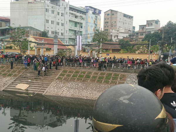 Hà Nội: Phát hiện thi thể người đàn ông nổi lập lờ trên sông Tô Lịch