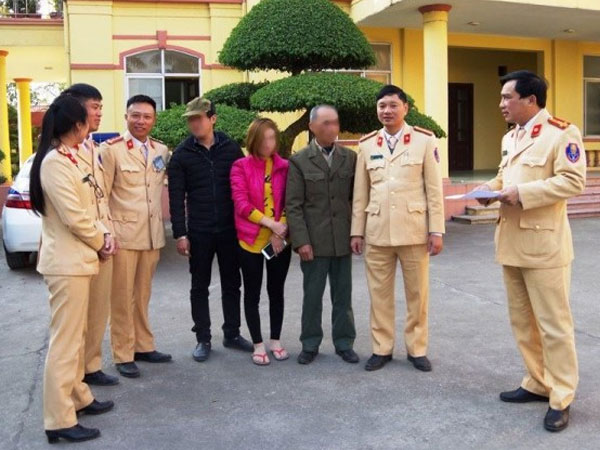 Hiểu nhầm tình cảm với người yêu, cô gái định nhảy cầu tự tử nhưng may mắn được giải cứu kịp thời