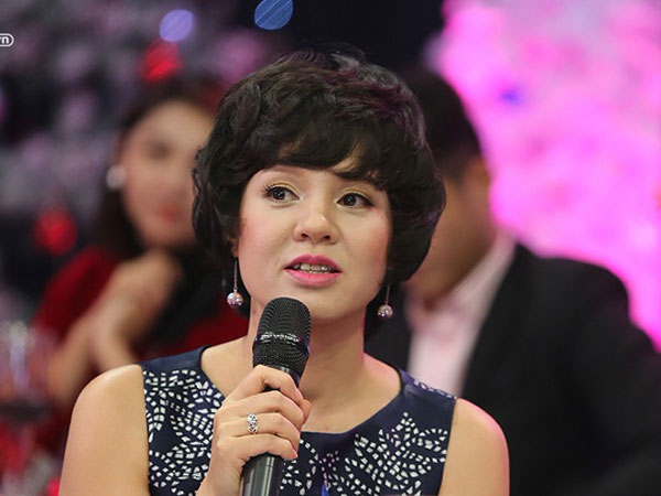MC Diễm Quỳnh lần đầu ngồi 'ghế nóng' sau thời gian nghỉ sinh